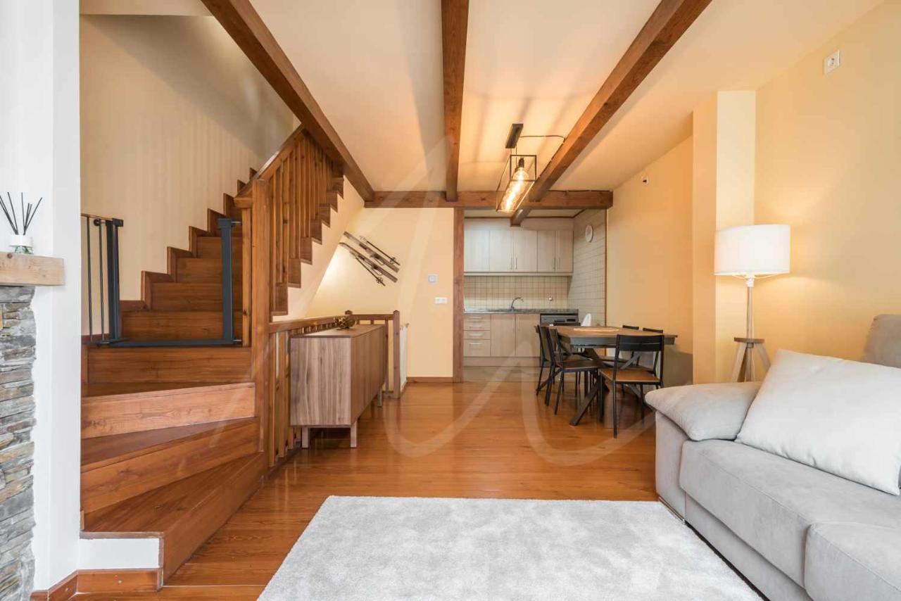 Casa Artiga De Lin By Seamount Rentals Les Bordes Dış mekan fotoğraf
