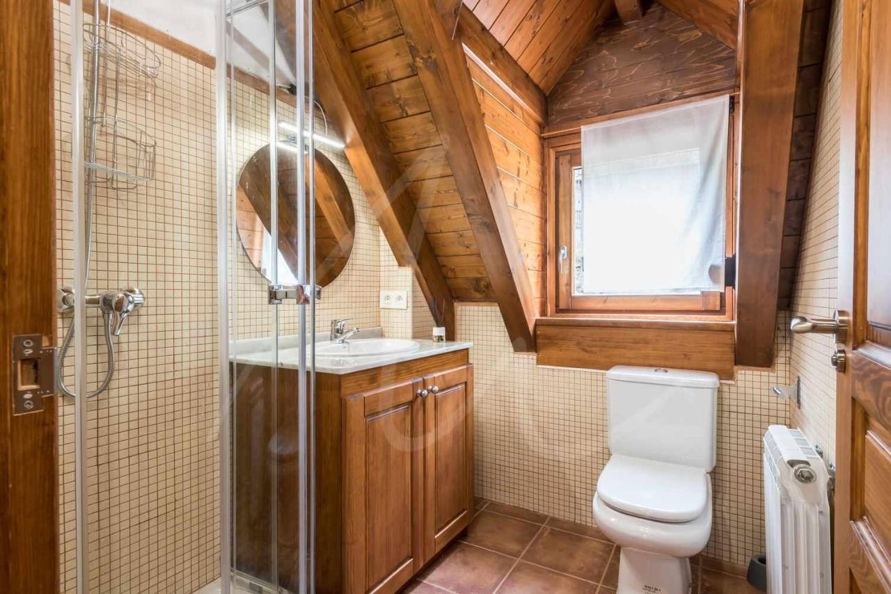 Casa Artiga De Lin By Seamount Rentals Les Bordes Dış mekan fotoğraf